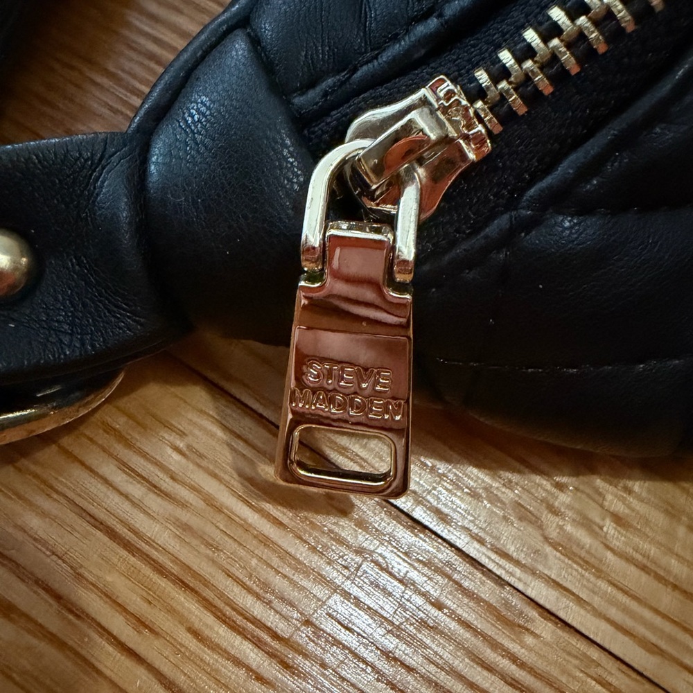 Steve Madden Black Leather Belt Bag Like New Used Once - Picture 4 of 5